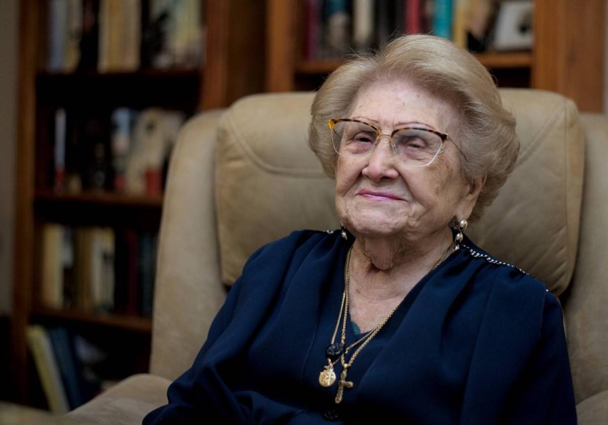 La abuela Elvira ha cumplido este jueves sus 100 años
