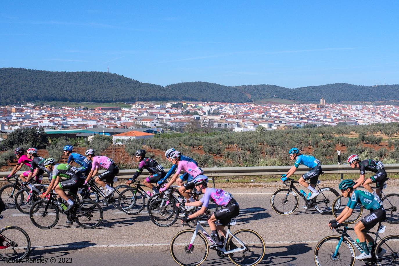 Una imagen típica del paso de los ciclista por Los Santos