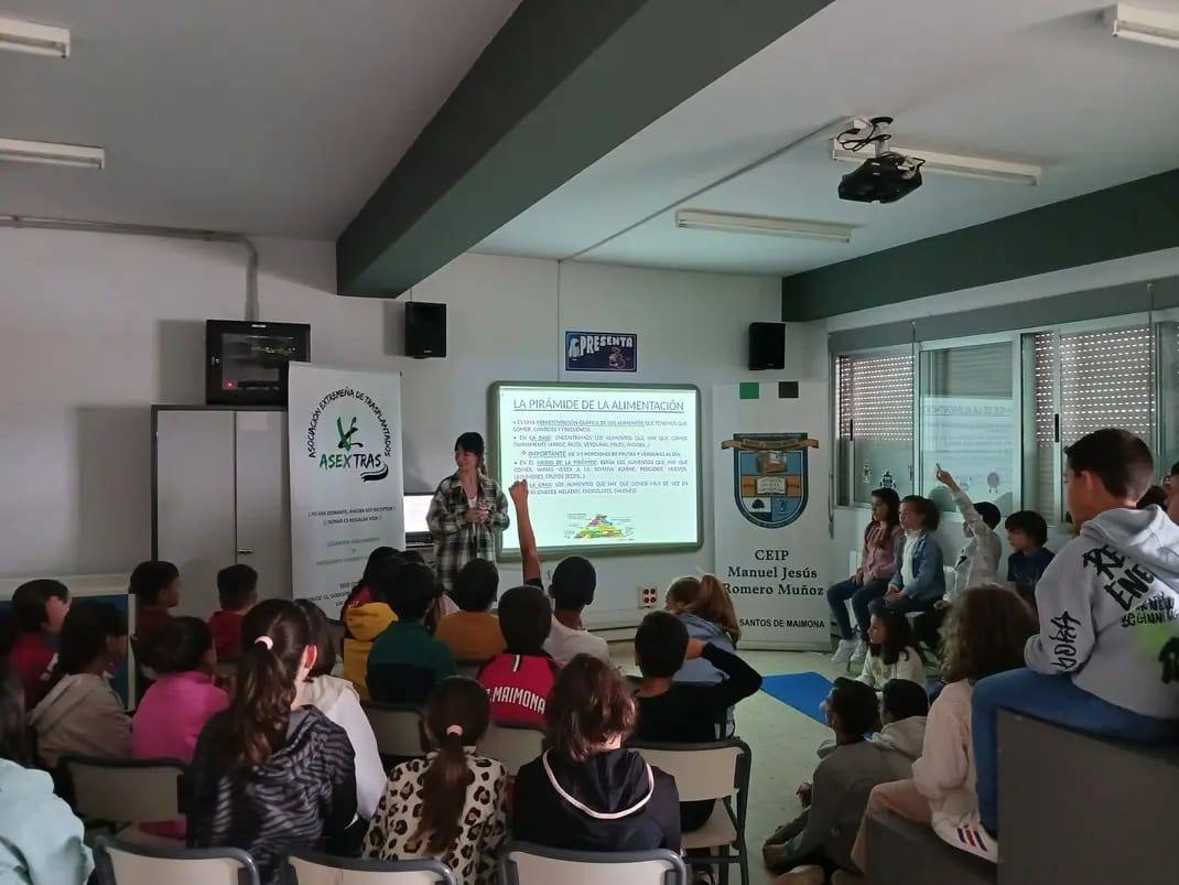 Alumnos del Romero con la Asociación de Trasplantados de Extremadura