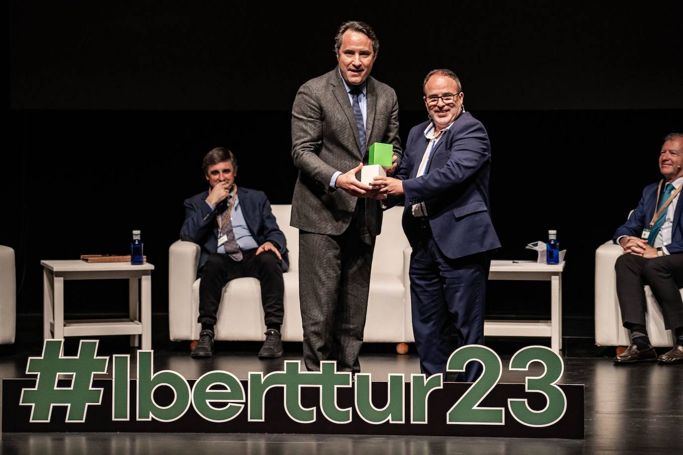 El Raposo recibe el reconocimiento a la iniciativa en «Sostenibilidad en Turismo Azul»