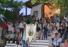 En este mismo sitio, hoy misa solemne