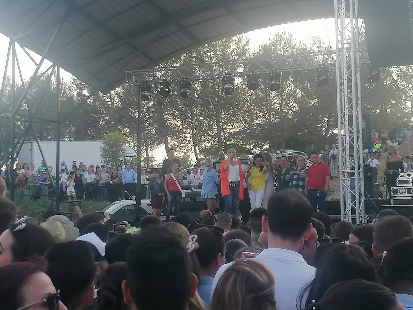 Personas de todas las edades estuvieron en el concierto de La Húngara