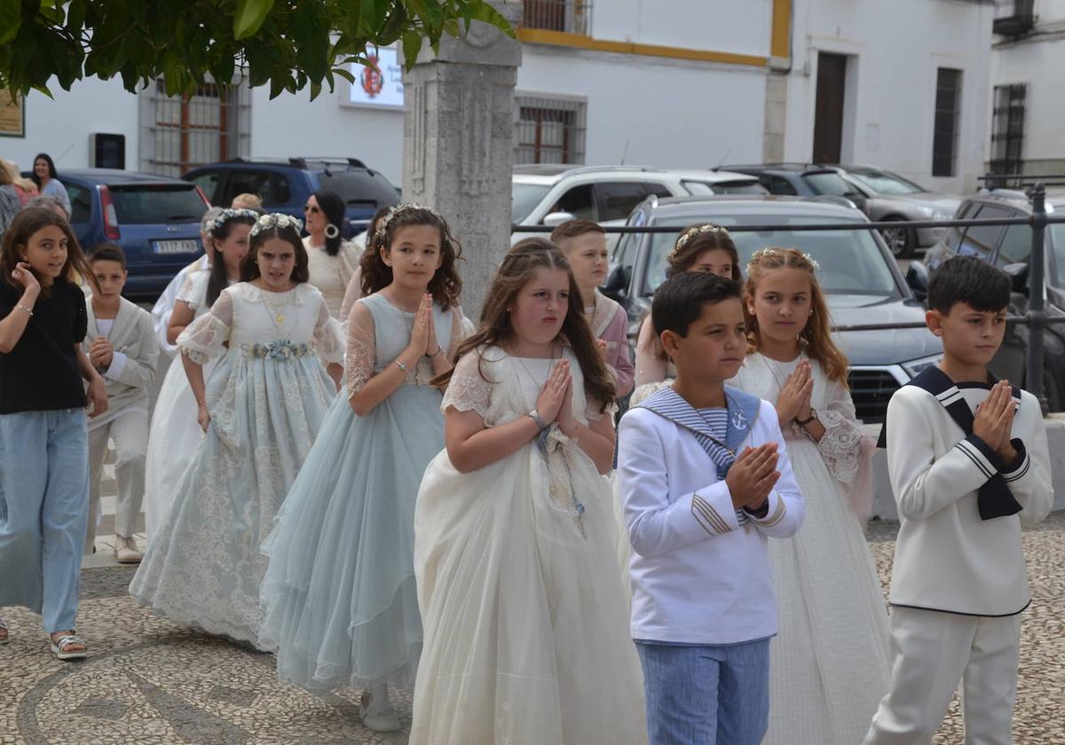 La procesión haciaq la Parroquia