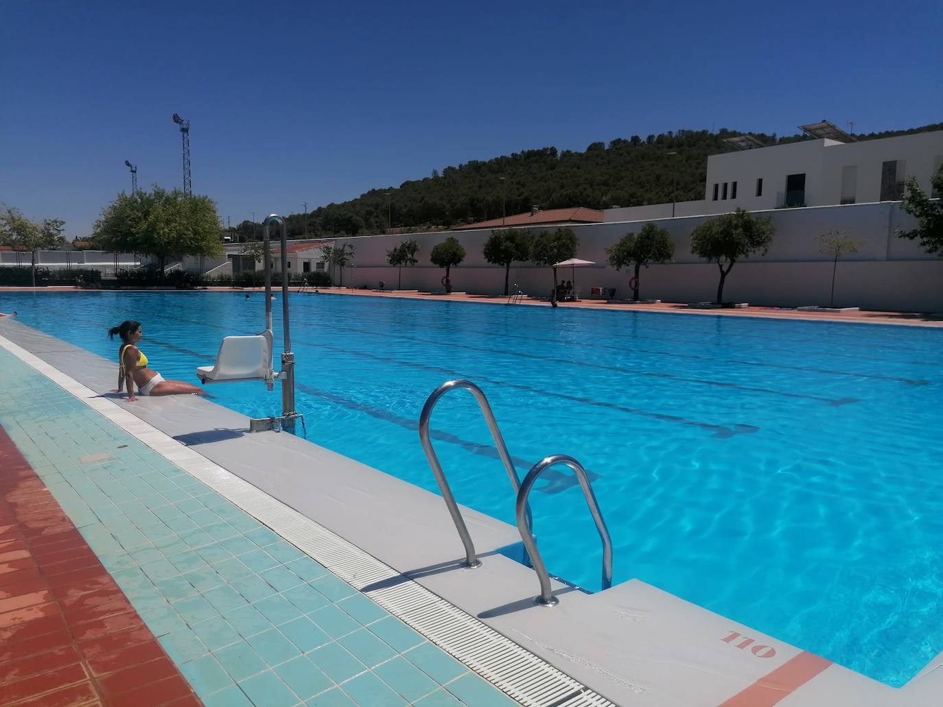 La piscina un lugar muy apropiado en estos días