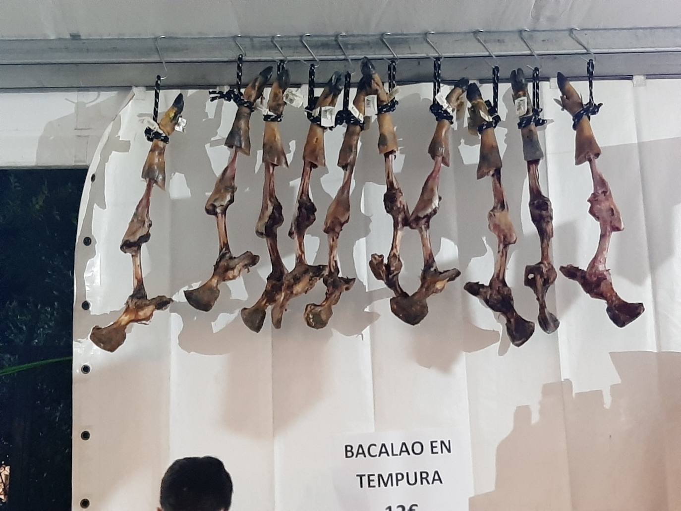Huesos para el caldo tras las fiestas en el Obi