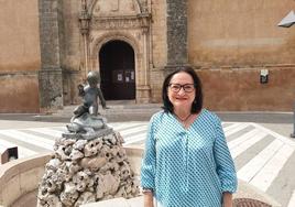 Estrella apolo junto a la Iglesia de su pueblo
