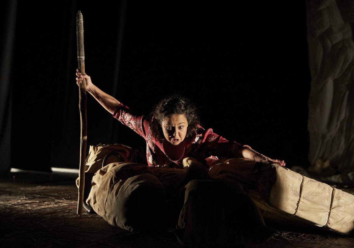 Escena de Amalia y el Río