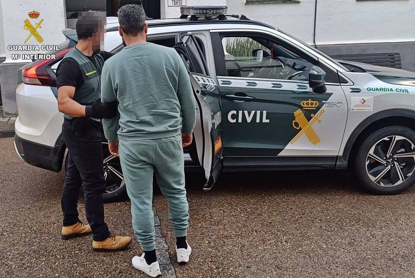 La Guardia Civil ha detenido a nueve supuestos implicados