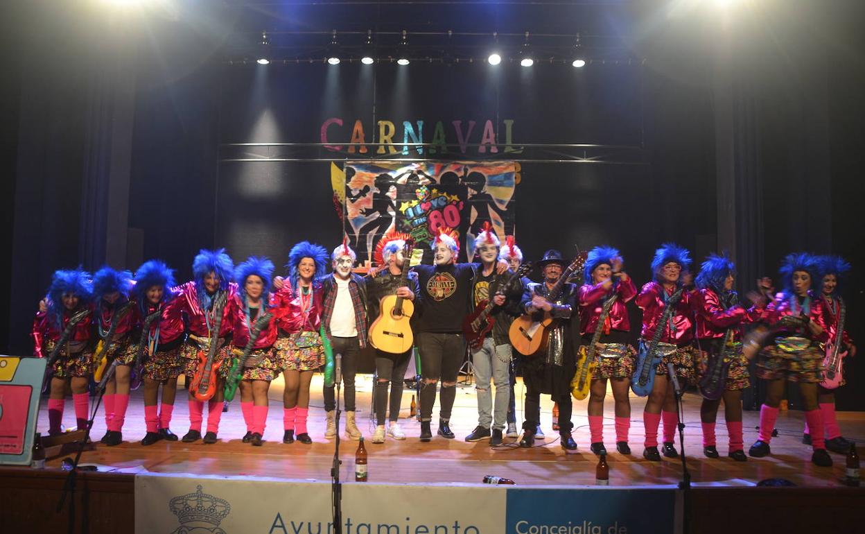 La Murga en la 'puetrta del Cole y su orquesta 