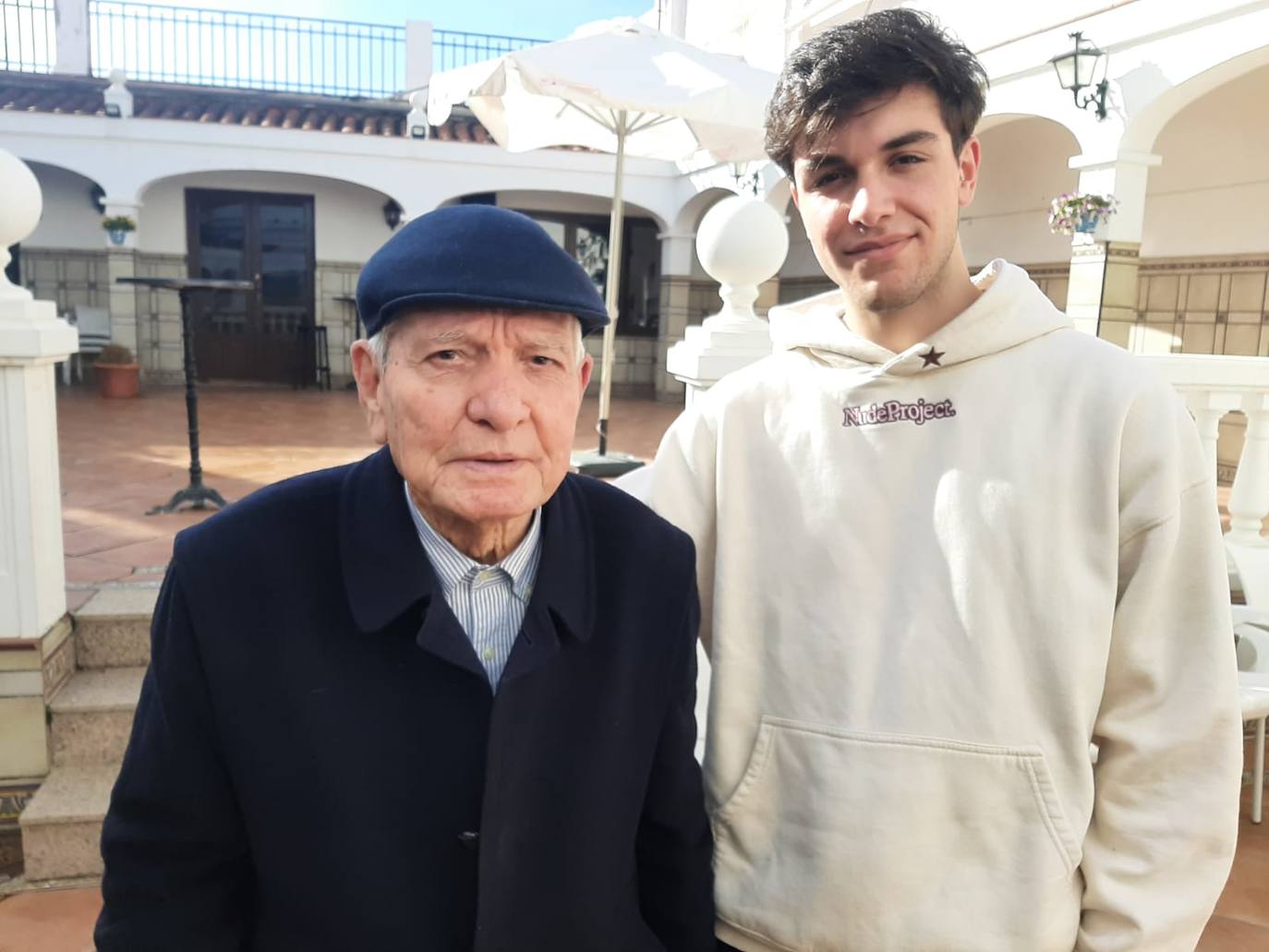 Con uno de sus nietos