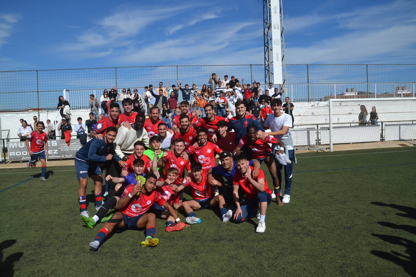 La Estrella gana al Zafra en duelo competido y gracias a un gol de Sakó
