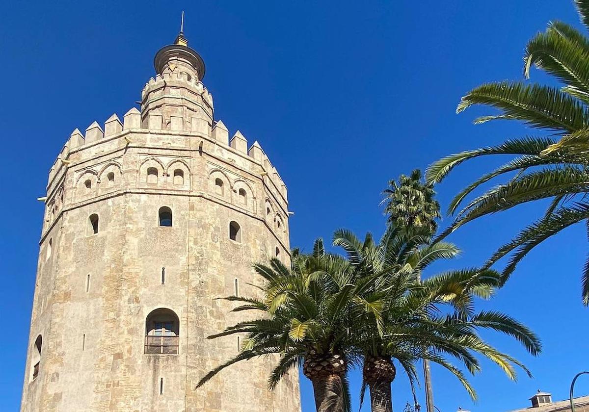 Alumnos del Instituto hacen una ruta en bici por la ciudad de Sevilla