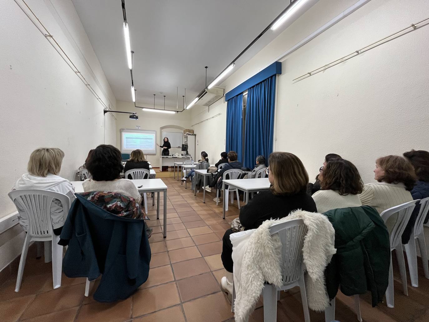 Unas 20 muejres participaron en un taller en el que aprendieron a conocerse y cuidarse