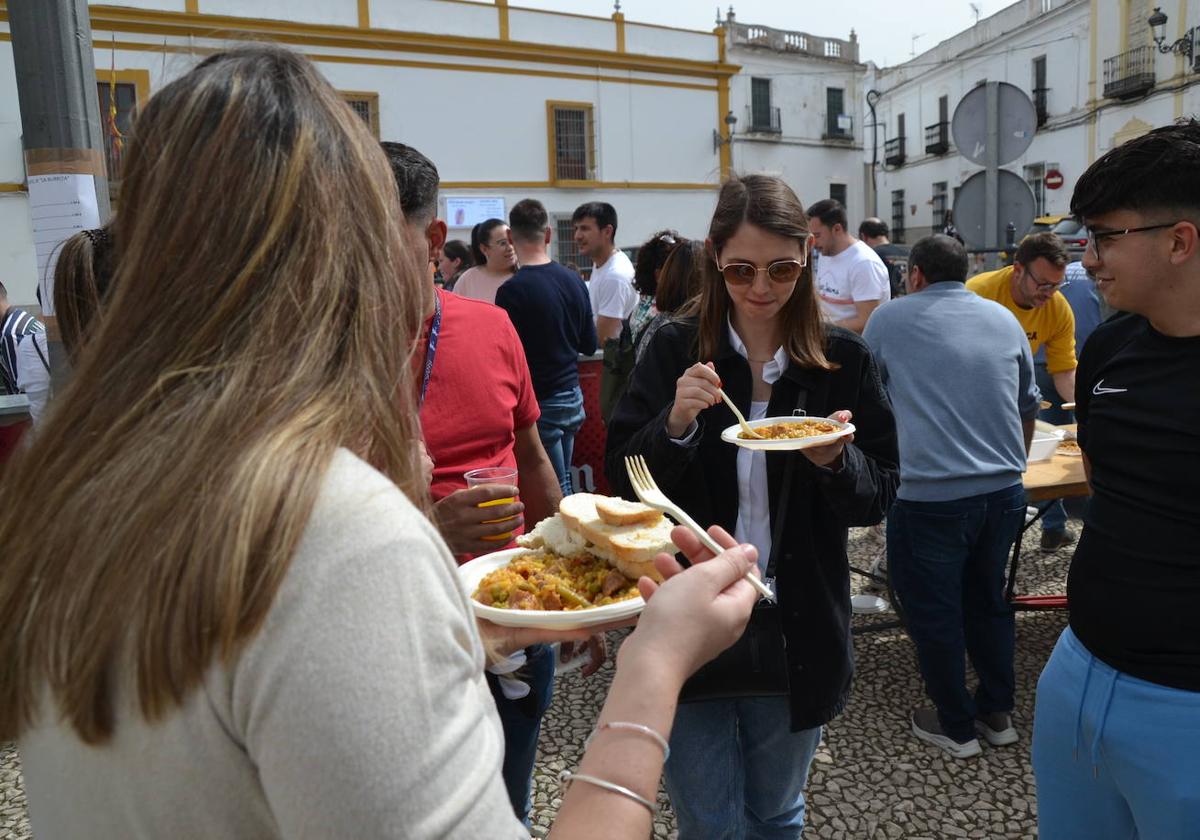 Comiendo el arroz de la Burrita