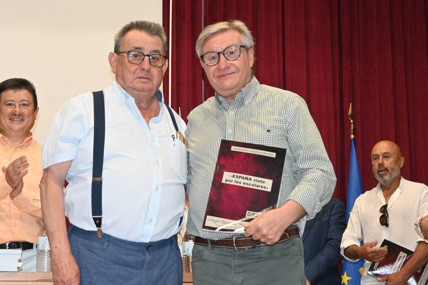 Andres Núñez y otro de los alumnos