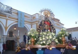 La Virgen de la Estrella en el patio del Santuario