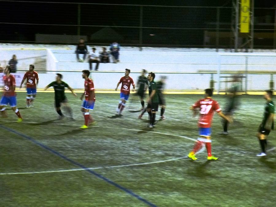 El balón aereo dominaba el juego tanto en el primer acto como ayer