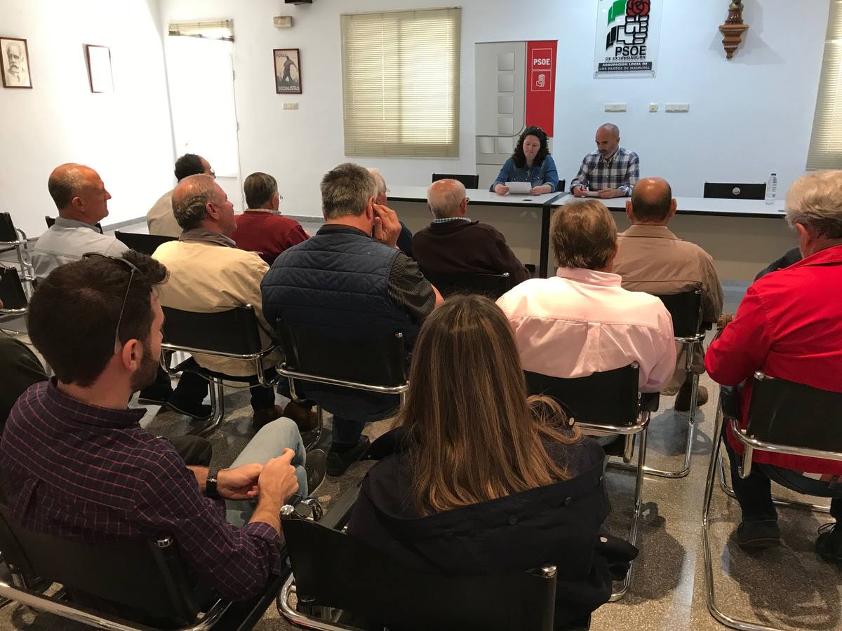 Acto del Día Internacional del Trabajador en la sede del partido socialista