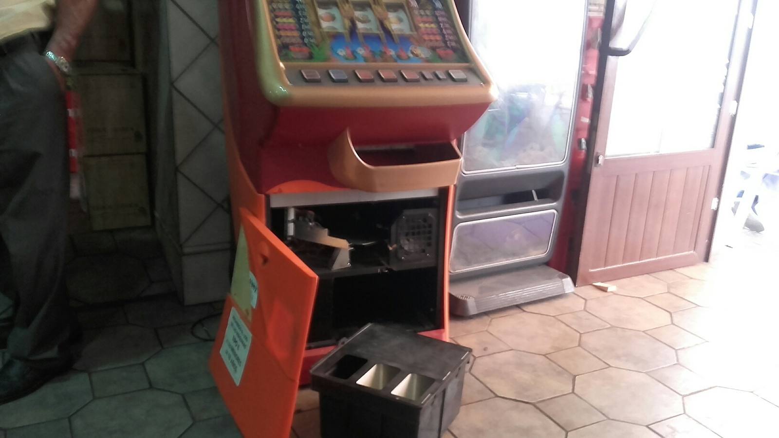La maquina abierta 