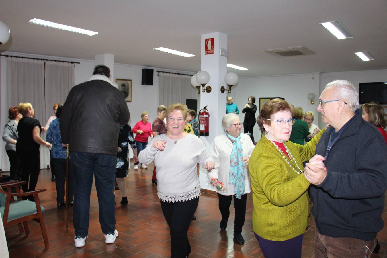 Fiesta en el Hogar de Mayores 