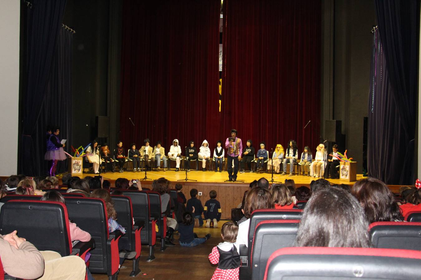 El taller de Teatro Amateur durante la Gala Infantil el domingo de Carnaval 