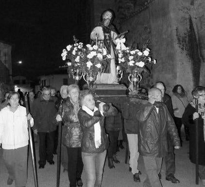 Procesión con San Antón Abad alrededor de su ermita. 17 de enero de 2019. Foto y Archivo JAAG.