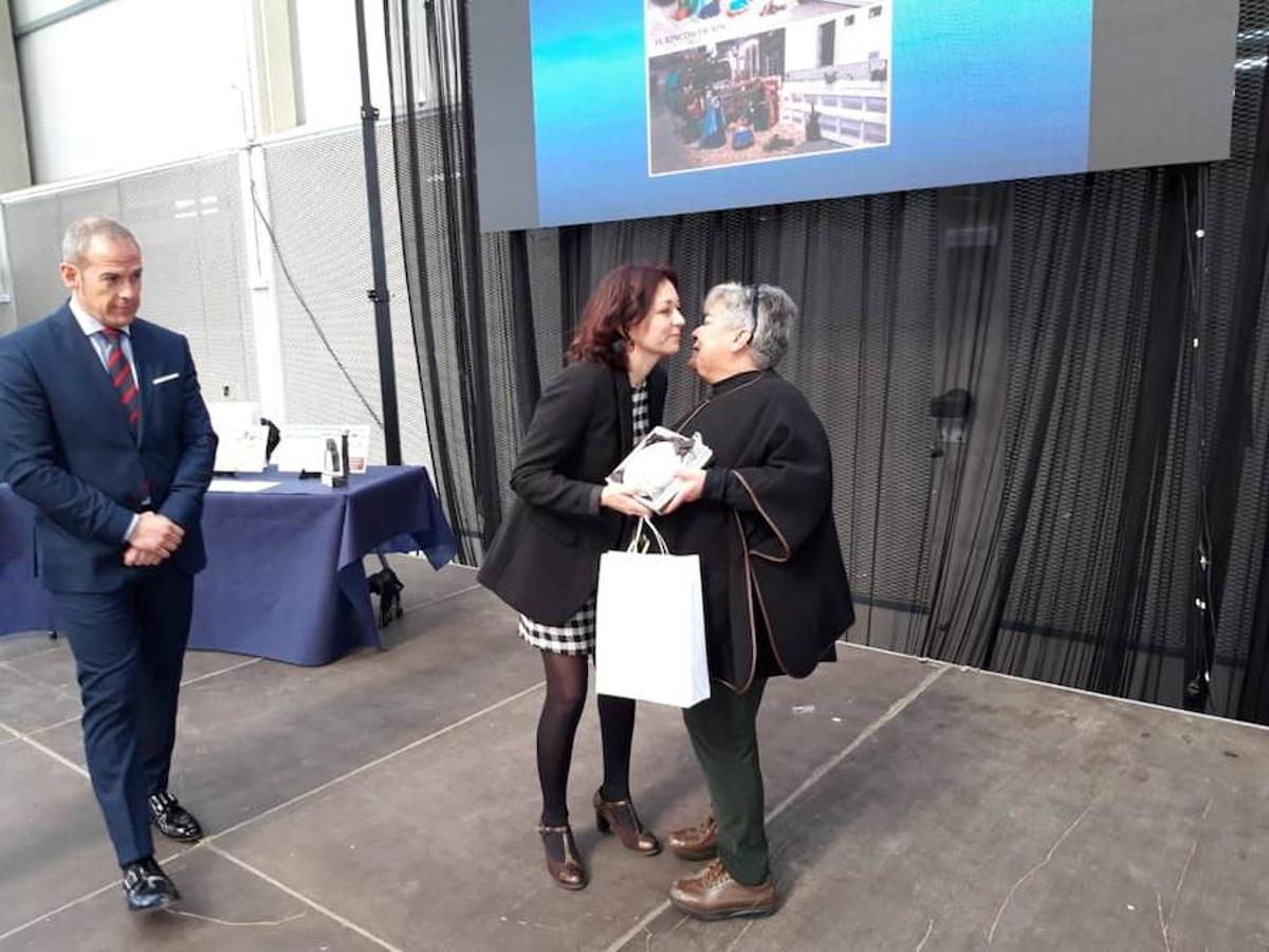 Entrega de premios de la rifa y los concursos de Navidad