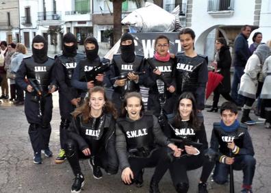 Imagen secundaria 1 - &#039;La Cañada&#039;, primer premio del Entierro de la Sardina