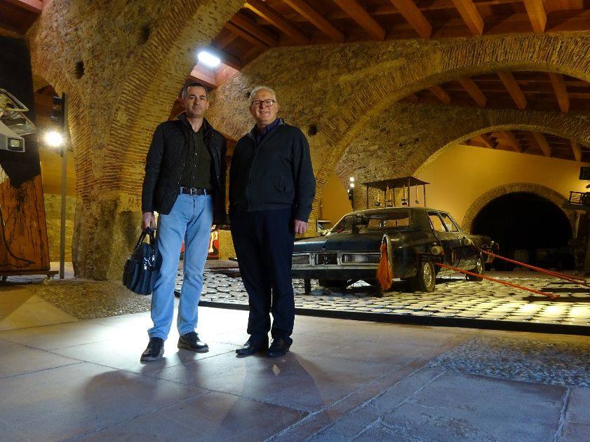 A la izquierda, Pedro Reig Delgado, Técnico de Otaex, junto a José Antonio Agúndez García, Director del Museo Vostell