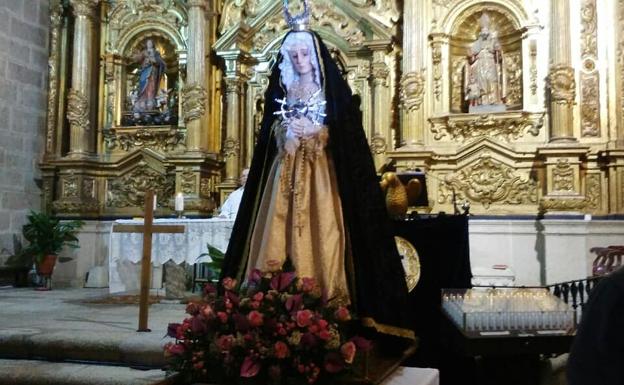 La Virgen de la Soledad ya en la Iglesia de Ntra. Sra. de la Asunción 