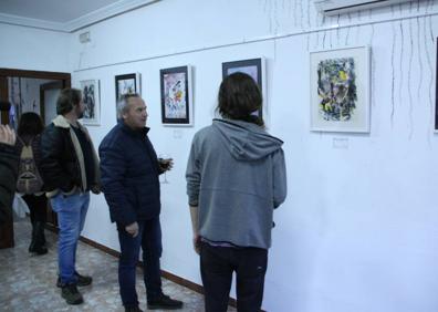 Imagen secundaria 1 - Francisco Domínguez expone una colección de monotipos en el Mesoncito los Arcos