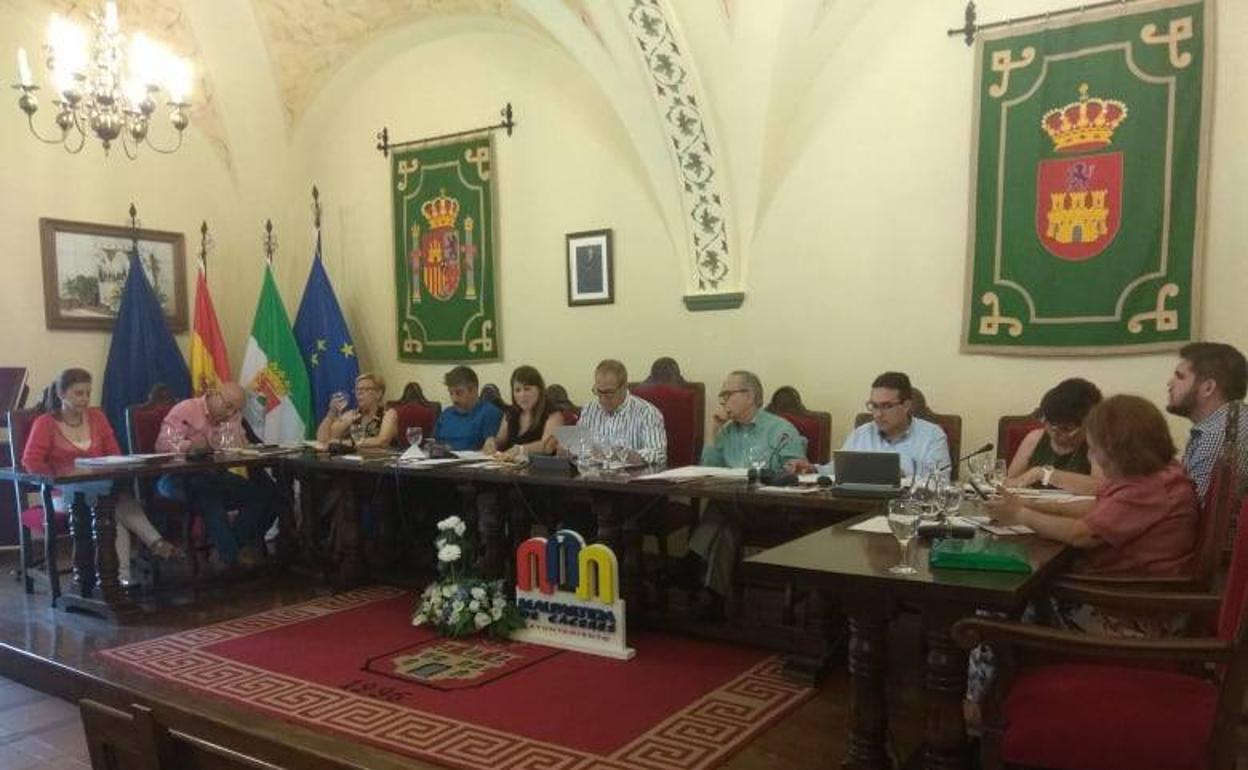 Pleno Extraordinario del Ayuntamiento de Malpartida de Cáceres celebrado hoy jueves. 