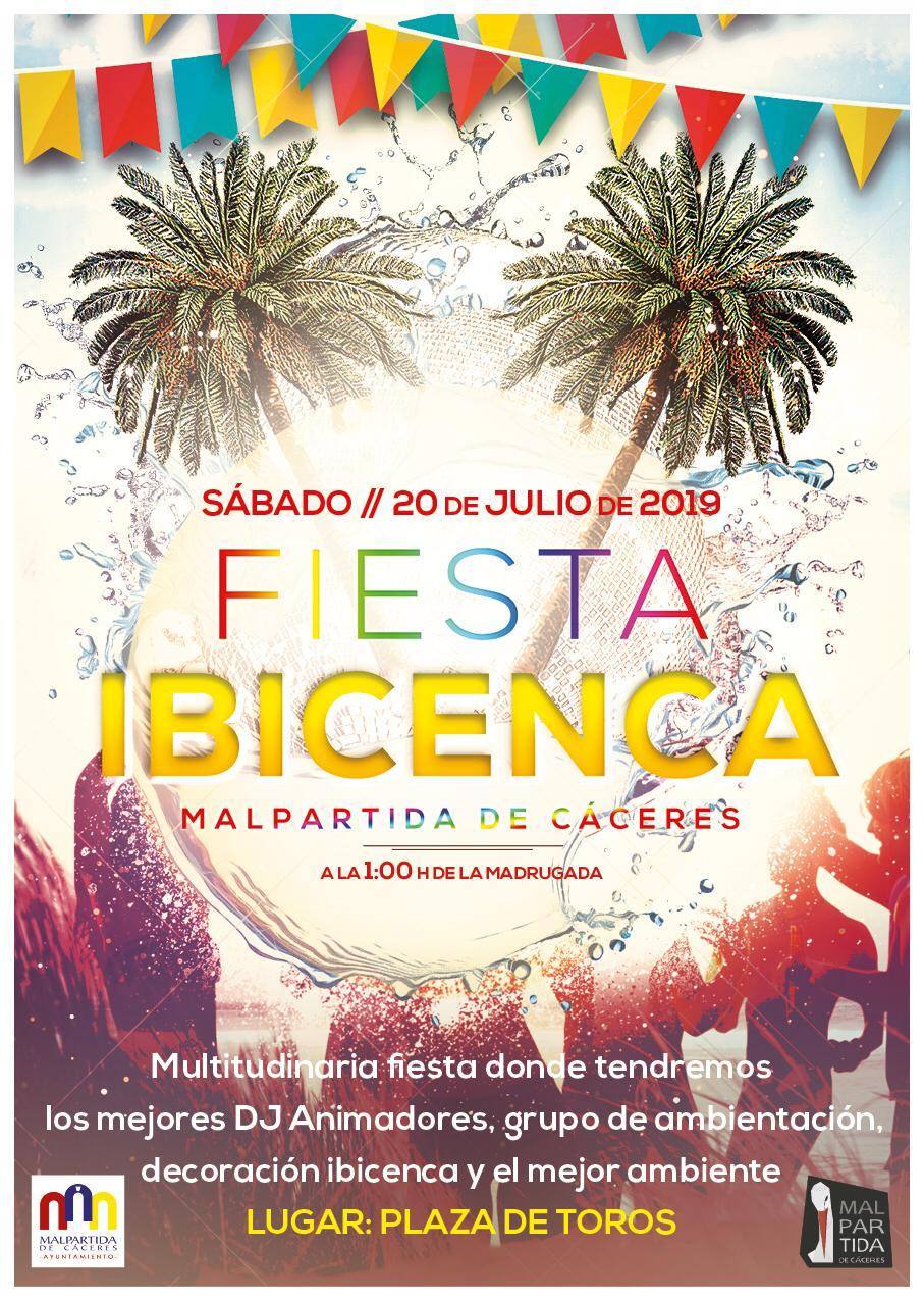 La plaza de toros acoge un año más la celebración de la Fiesta Ibicenca
