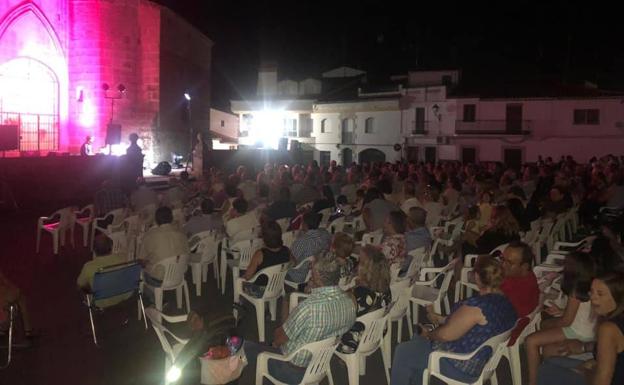 Numero público durante la primera velada de este verano 2019. 