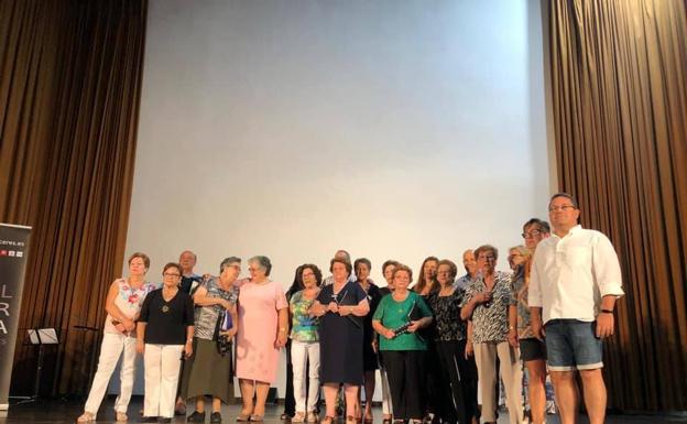 Imagen principal - Malpartida de Cáceres recibe un año más a sus emigrantes