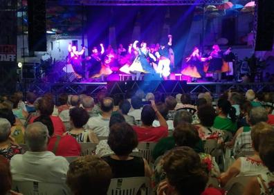 Imagen secundaria 1 - Malpartida de Cáceres recibe un año más a sus emigrantes