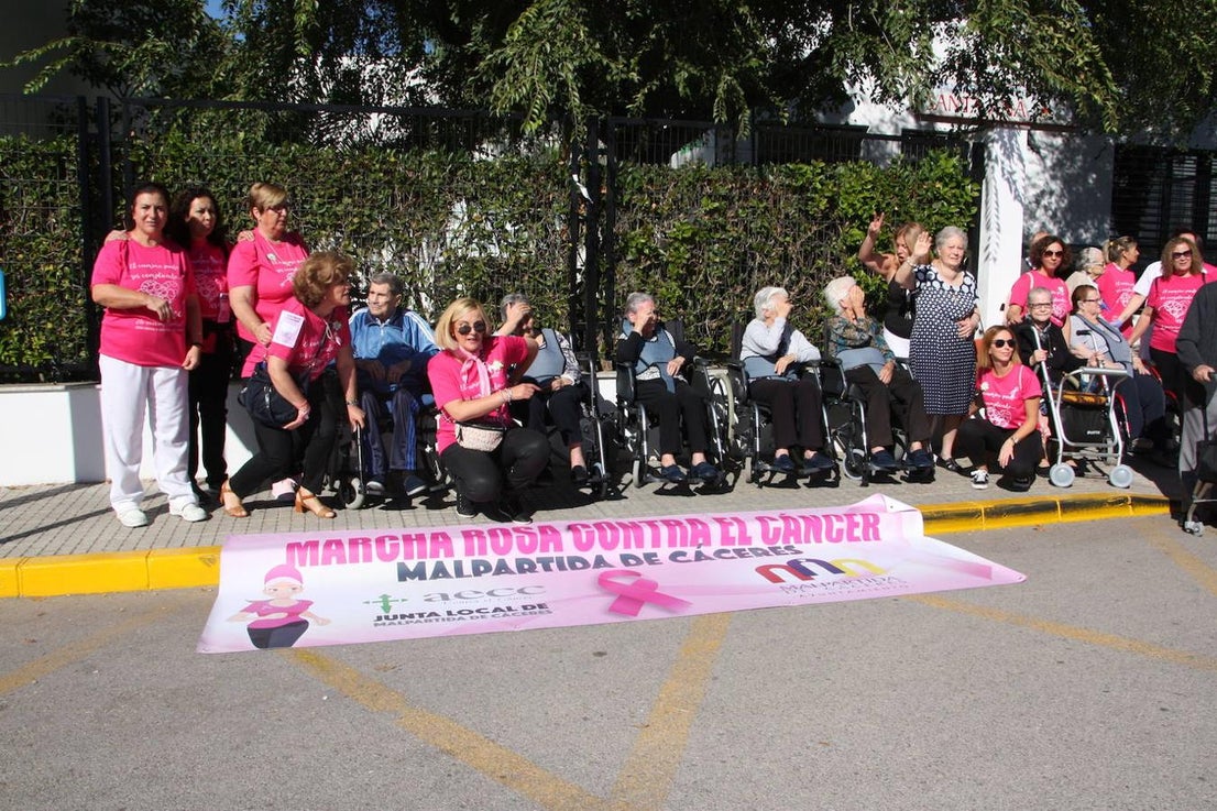 Una de las paradas se realizó en la residencia de mayores Santa Ana