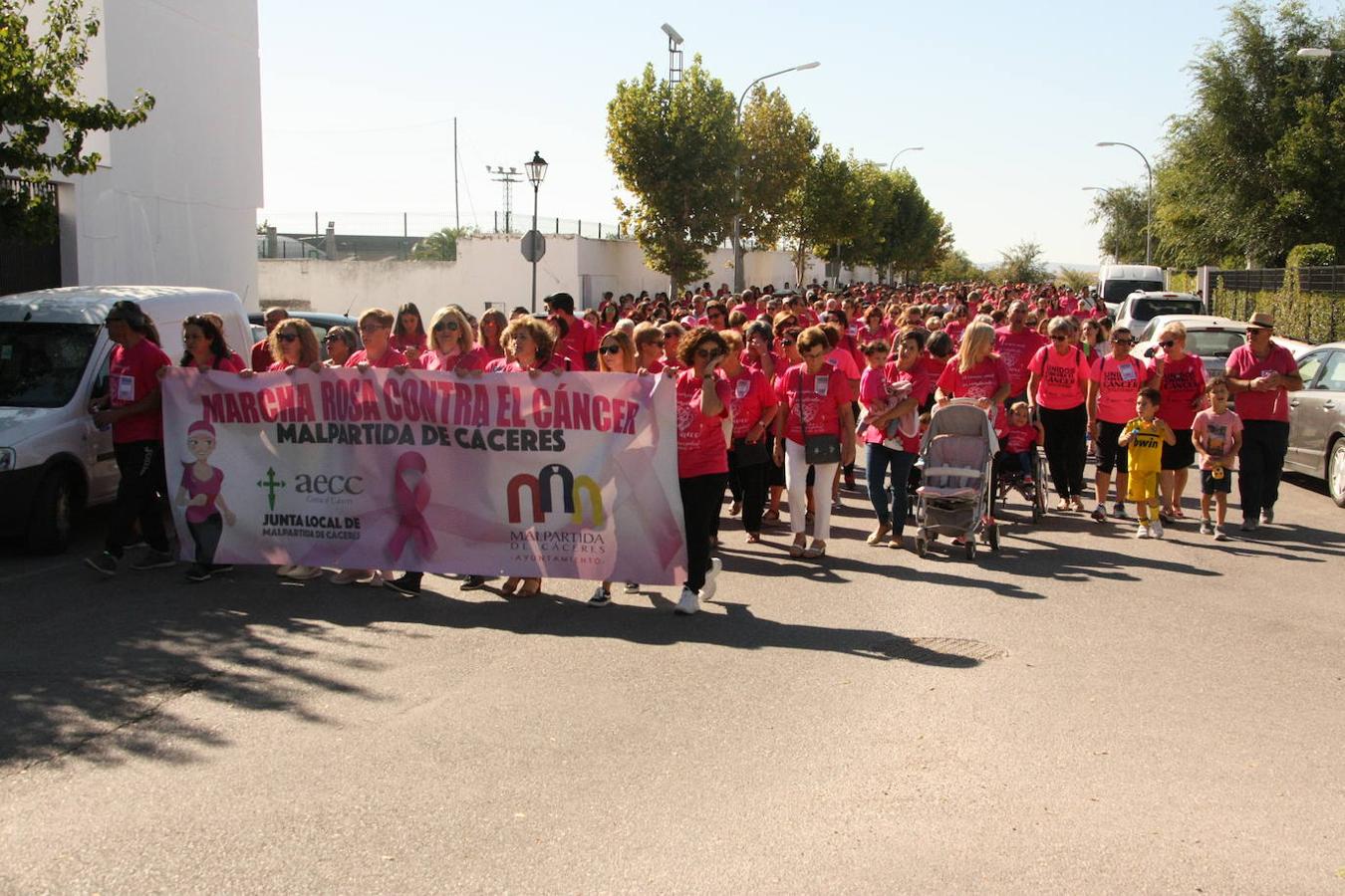 El 6 de octubre se celebró la V Marcha Rosa Contra el Cáncer de Mama de Malpartida de Cáceres, organizada por la junta local de Malpartida de Cáceres de la AECC, con la colaboración del Ayuntamiento de la localidad. Tras la marcha los asistentes disfrutaron de una degustación de migas, elaboradas por Juan García y voluntarias. Finalizaron con una exhibición de zumba y bodycombat.