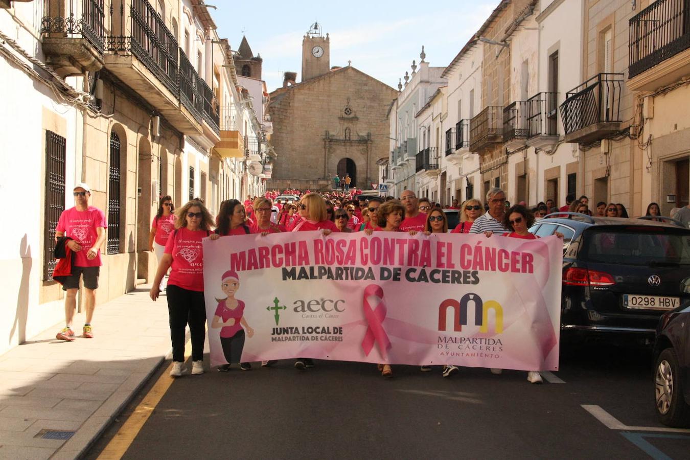 El 6 de octubre se celebró la V Marcha Rosa Contra el Cáncer de Mama de Malpartida de Cáceres, organizada por la junta local de Malpartida de Cáceres de la AECC, con la colaboración del Ayuntamiento de la localidad. Tras la marcha los asistentes disfrutaron de una degustación de migas, elaboradas por Juan García y voluntarias. Finalizaron con una exhibición de zumba y bodycombat.
