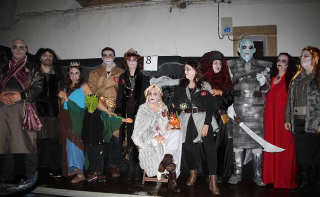 Imagen principal - 'El trono fantasma', 'Pelis de terror' y 'Los Saw', ganadores de cada categoría. 