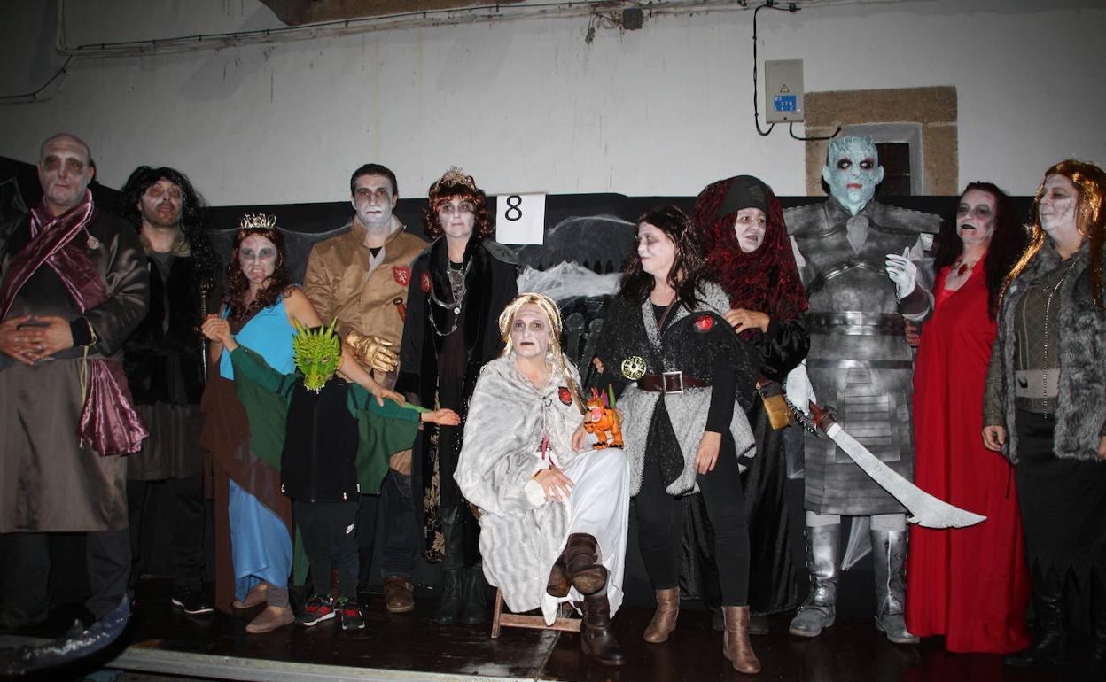 Premio en la categoría adulta, 'El trono fantasma'. 