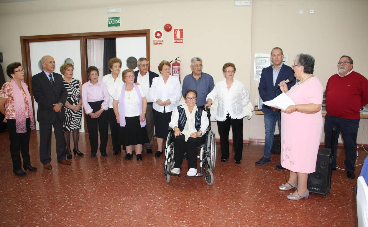 El homenaje se llevó a cabo antes de comenzar la comida. 