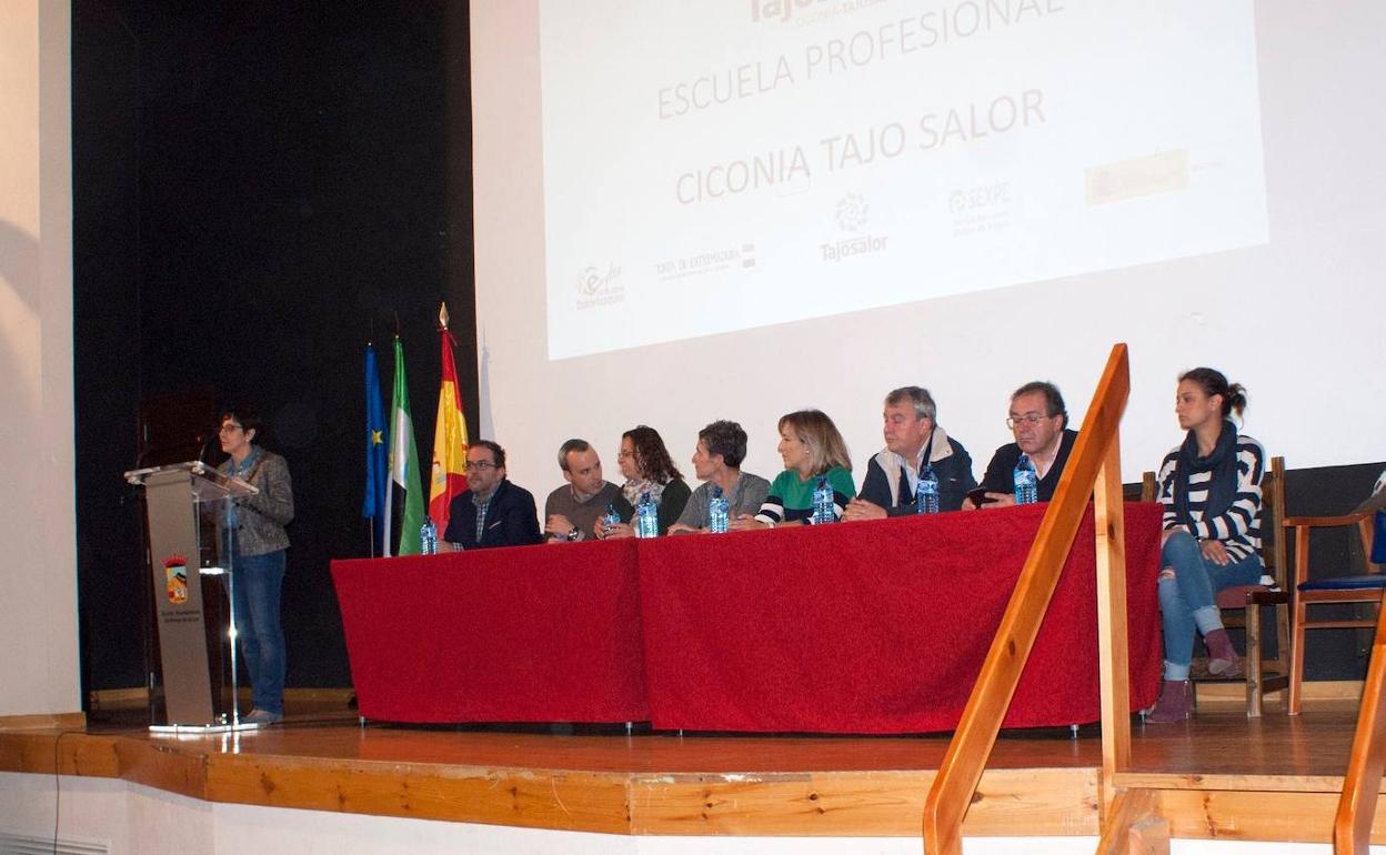 La clausura tuvo lugar en el Corral de Comedias de Arroyo de la Luz. 