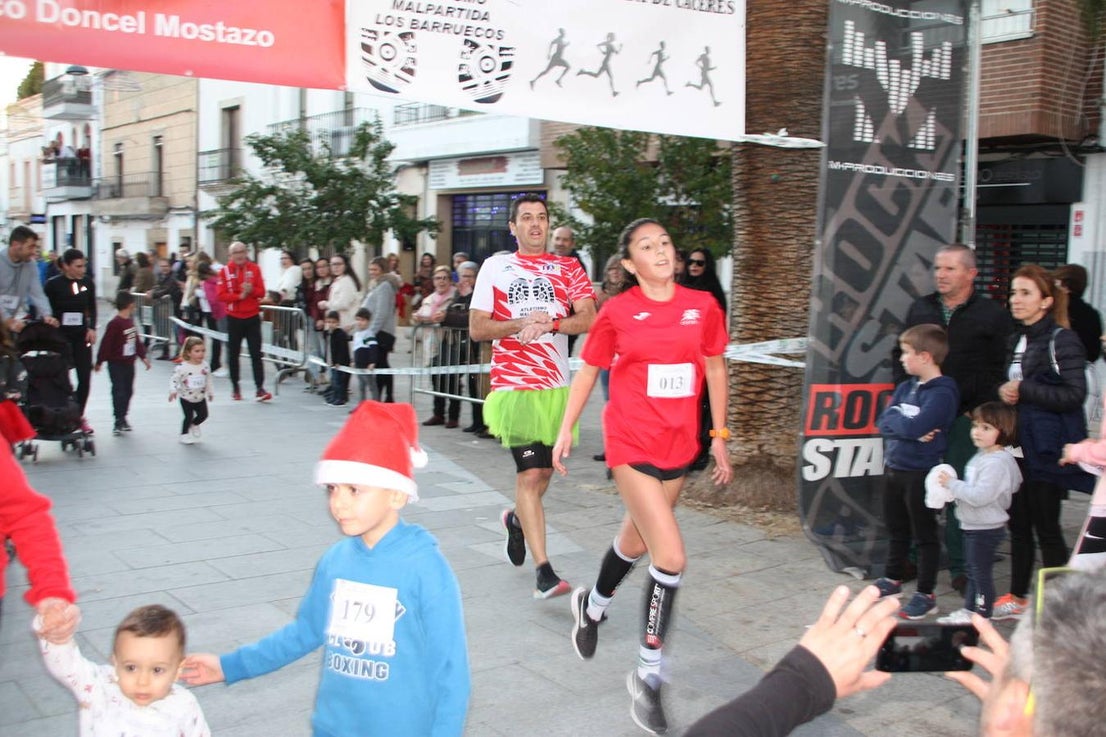 Primera chica en llegar en el circuito de 3 kilómetros.