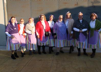 Imagen secundaria 1 - Magia y emoción en la Cabalgata de Reyes de Malpartida de Cáceres