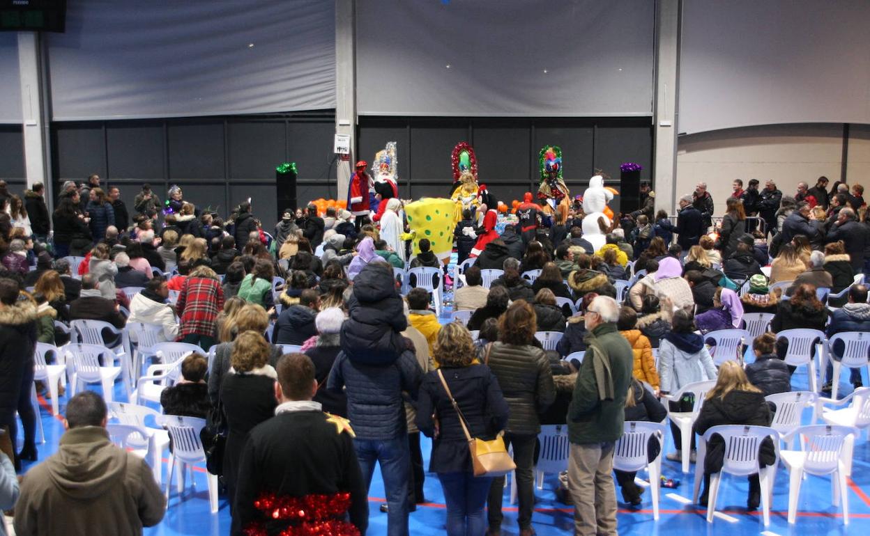 Multitudinaria Cabalgata de Reyes en Malpartida de Cáceres. 