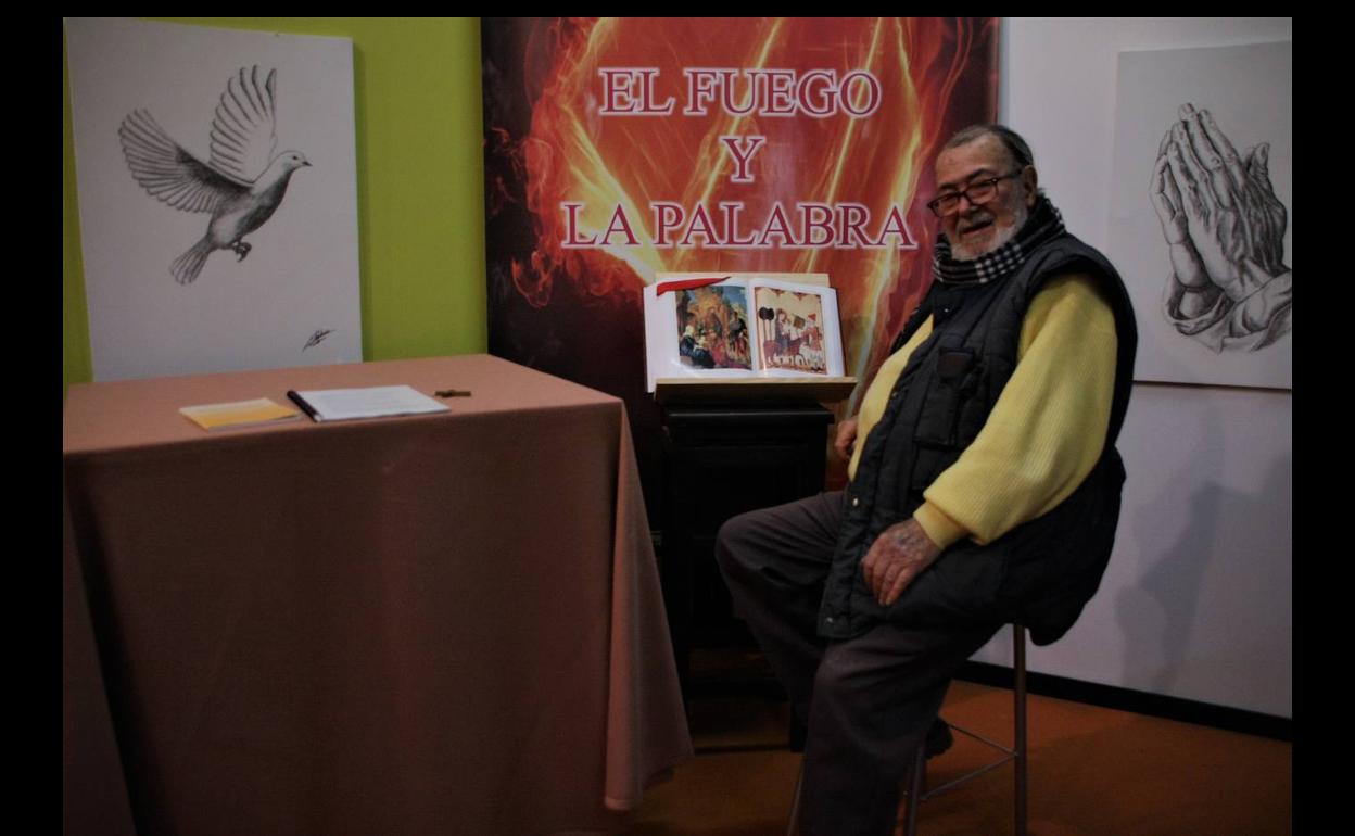 Manuel Rico en el plató de su programa 'El Fuego y la Palabra'. 
