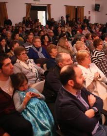 Imagen secundaria 2 - Arriba, premio al grupo de cerveza Mahou y debajo a Torta del Casar. 
