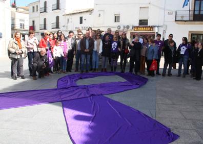 Imagen secundaria 1 - La agrupación socialista de Malpartida de Cáceres organiza su acto por el 8 de marzo