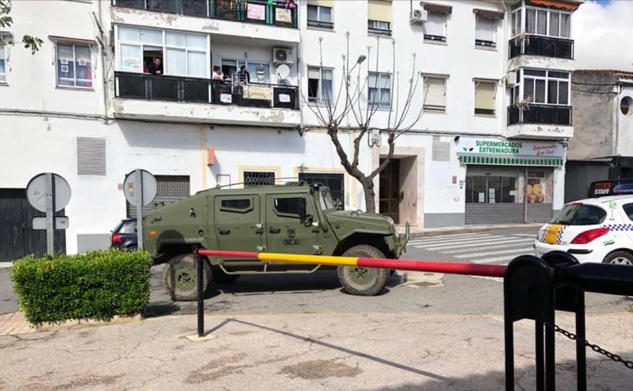 La Brigada Extremadura XI llegó ayer a Malpartida, pero finalmente no realizaron las labores de limpieza y desinfección. 